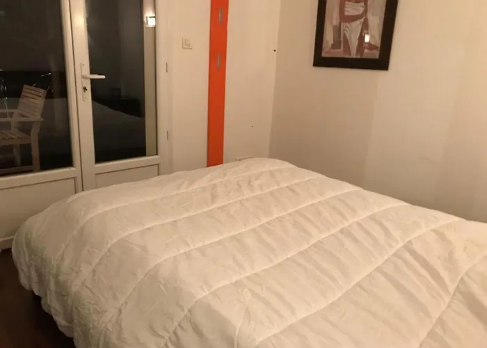 The Countryside In The Ocean At La Rochelle With Your Feet In The Barn Croix-Chapeau