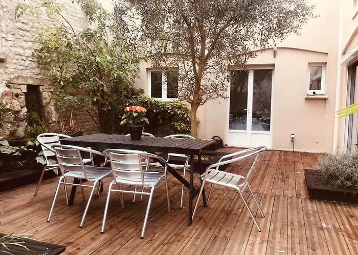 Сasa de vacaciones The Countryside In The Ocean At La Rochelle With Your Feet In The Barn Croix-Chapeau